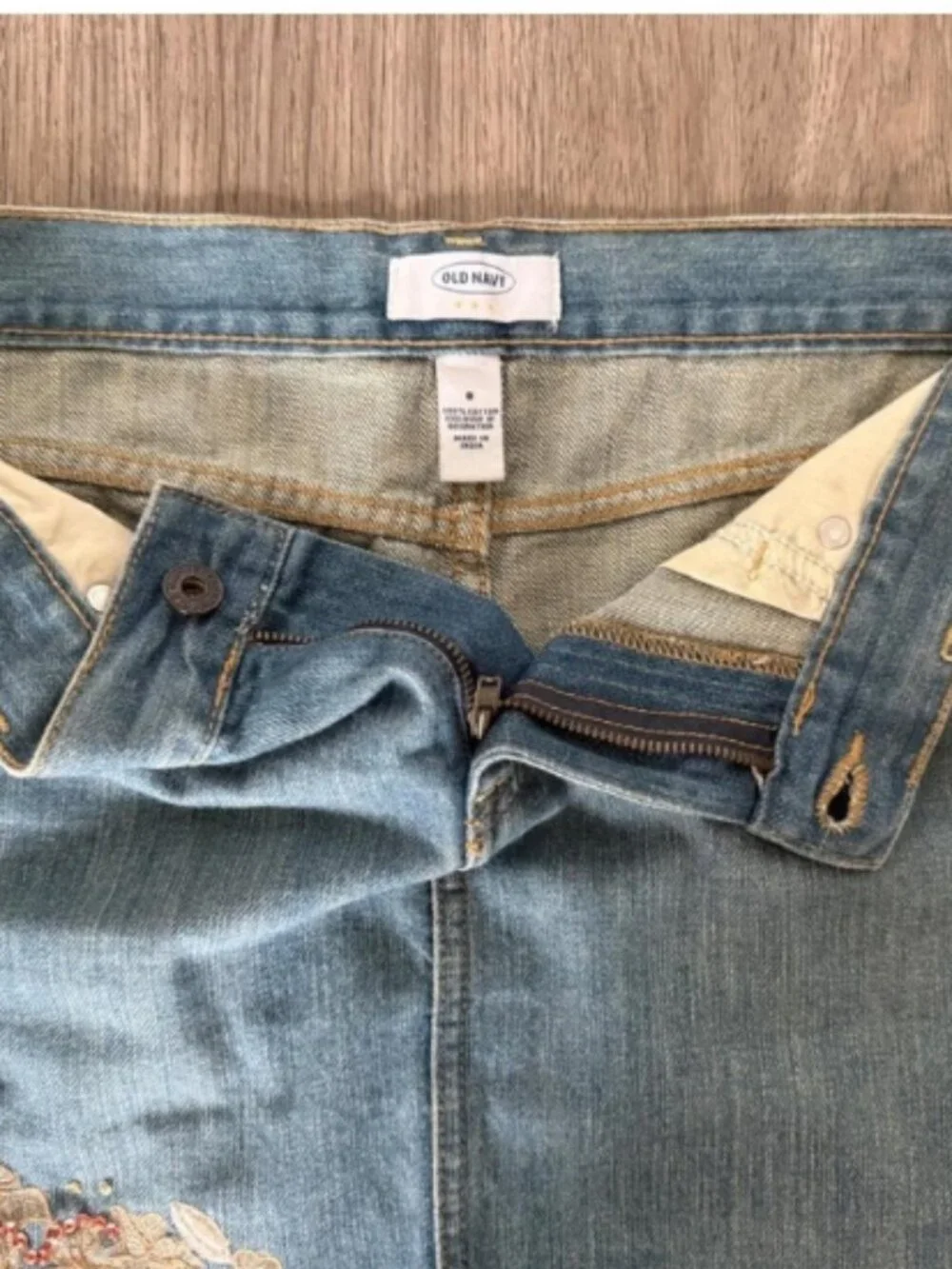 Old Navy Floral Embroidered Denim Mini Skirt Size 8 Y2K Fringe Hem Fall 2006